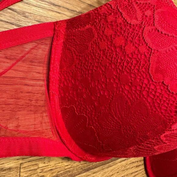 NWT Victoria’s Secret red lace push up bra (36DD) - Picture 5 of 5